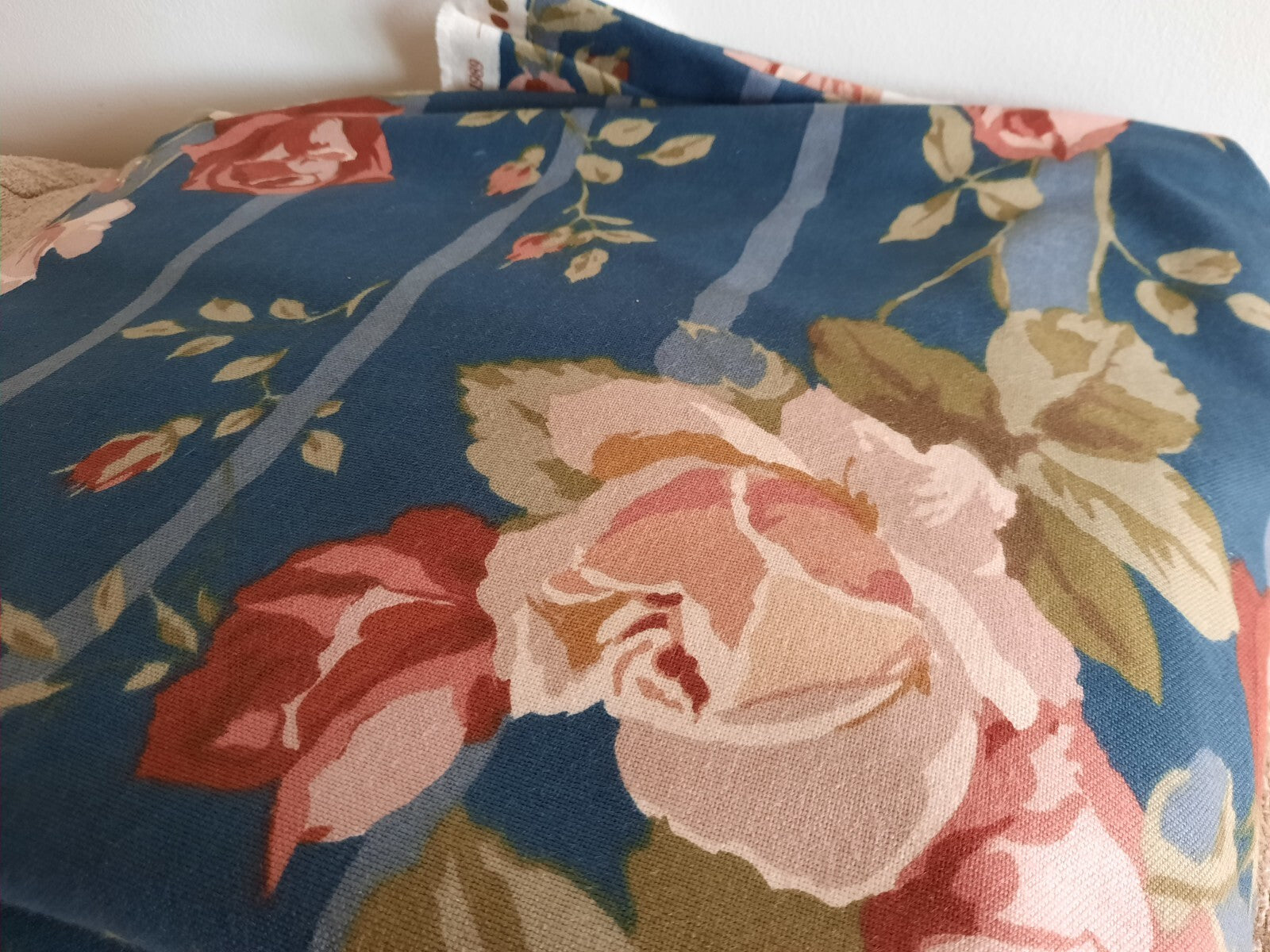 8M Vintage cotton Fabric Roll End Plumpton House “Versailles” 1989 W1.37m rose