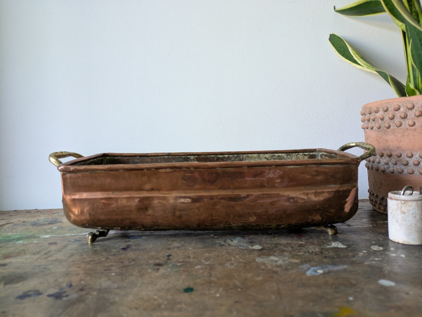 XL Antique Hammered Copper Pot Roll Edge Dovetail Seam Brass Lion Planter Window