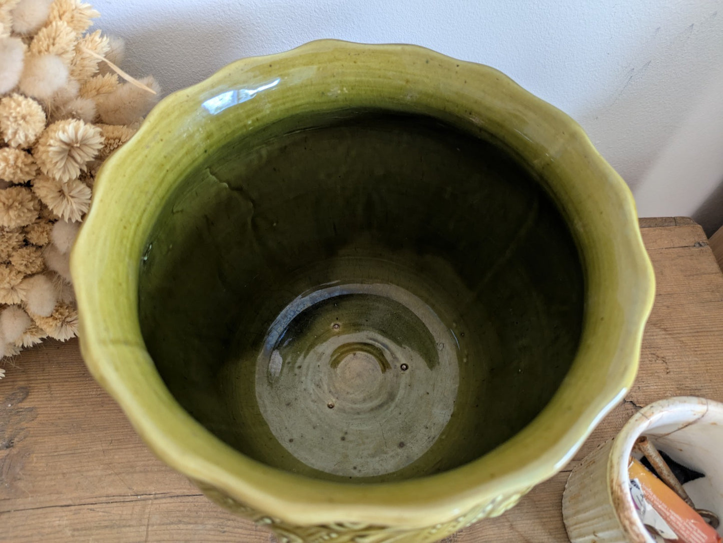 ANTIQUE ENGLISH MAJOLICA NOUVEAU LEAF SCROLL DESIGN PLANTER PLANT POT JARDINIERE