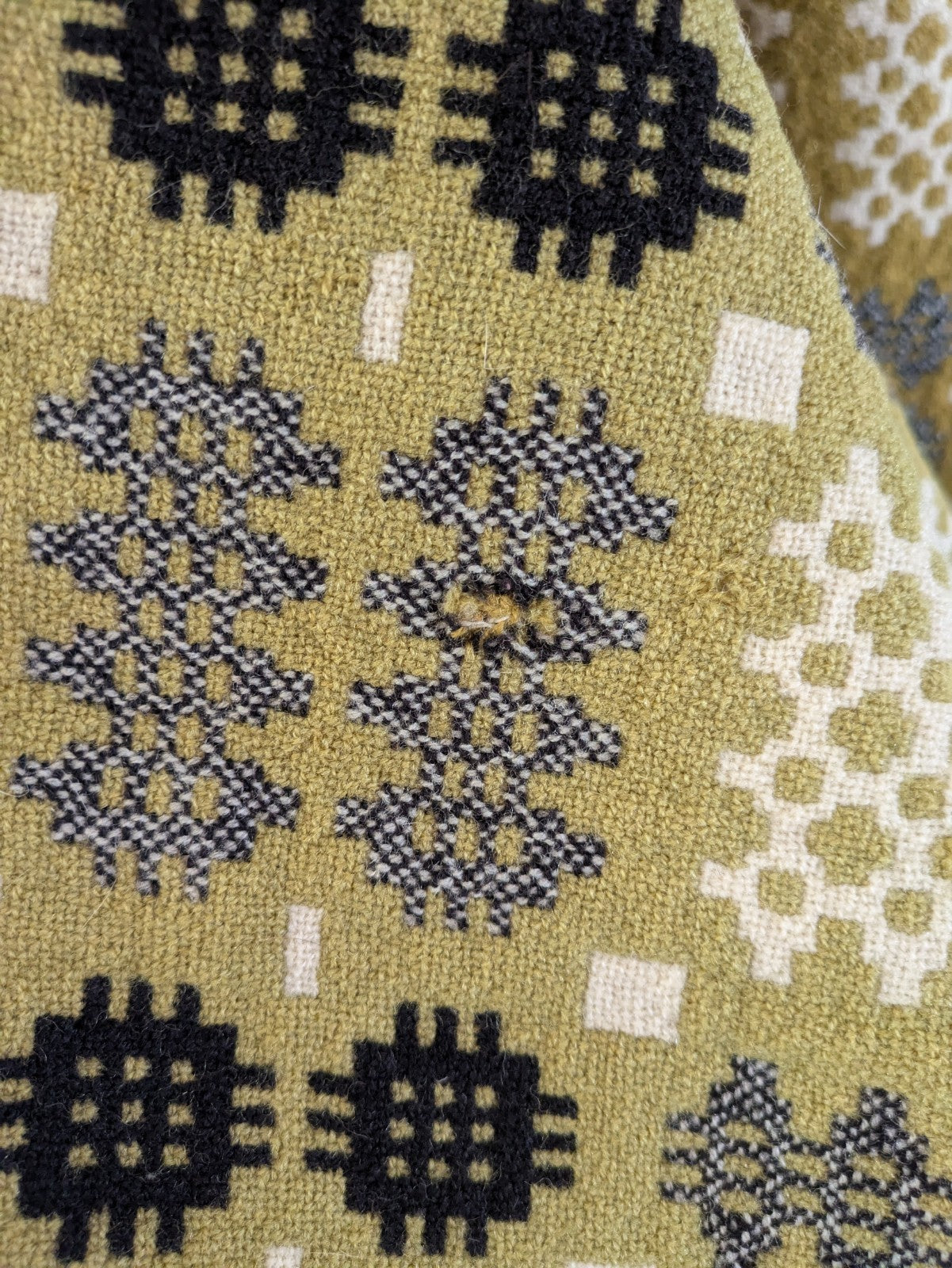 Rare VTG Welsh Wool Blanket Tapestry Yellow Black White Reversible Throw Mustard
