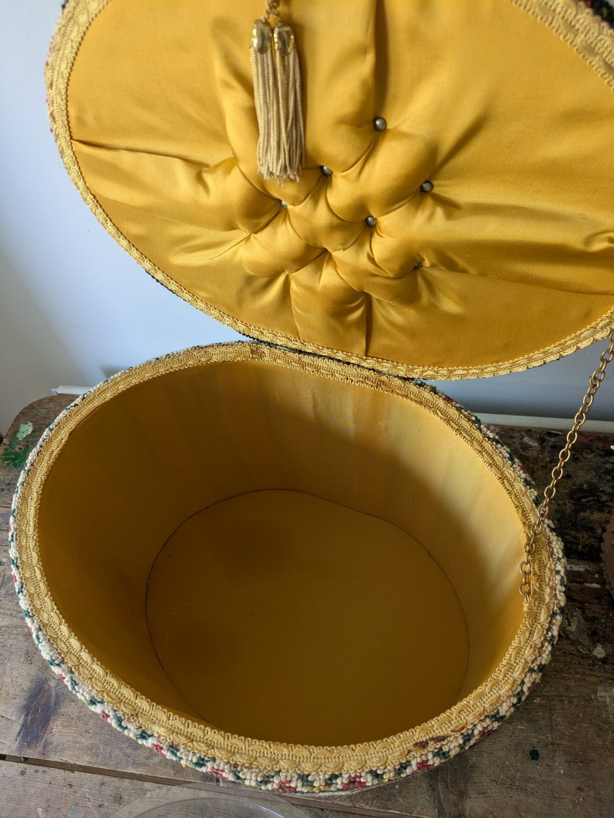 VINTAGE HAND MADE TAPESTRY COVERED SEWING BOX STORAGE BOX MADE IN ENGLAND FLORAL