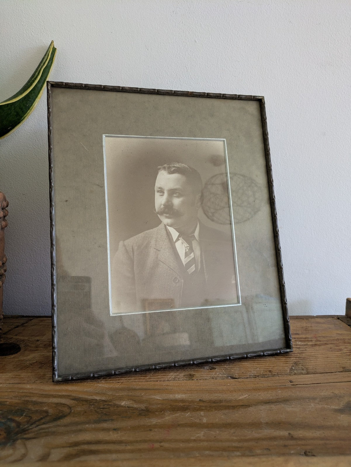 ART DECO ARCO METAL PICTURE  FRAME Antique Bamboo Design PHOTOGRAPH Freestanding