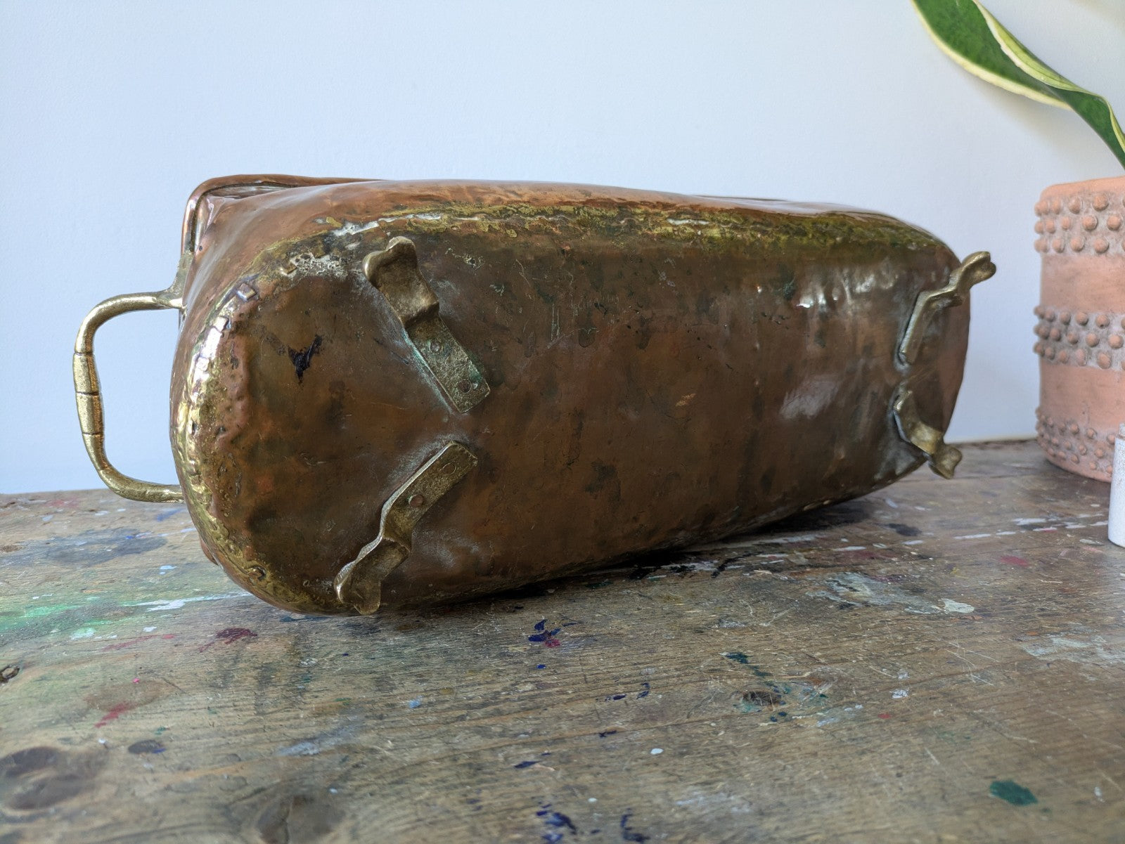 XL Antique Hammered Copper Pot Roll Edge Dovetail Seam Brass Lion Planter Window