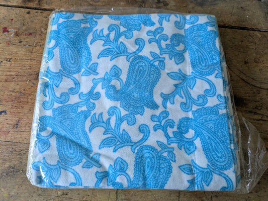2x vintage pillow case Retro polycotton Blue patterned BNWT Prop New Pair Beddin