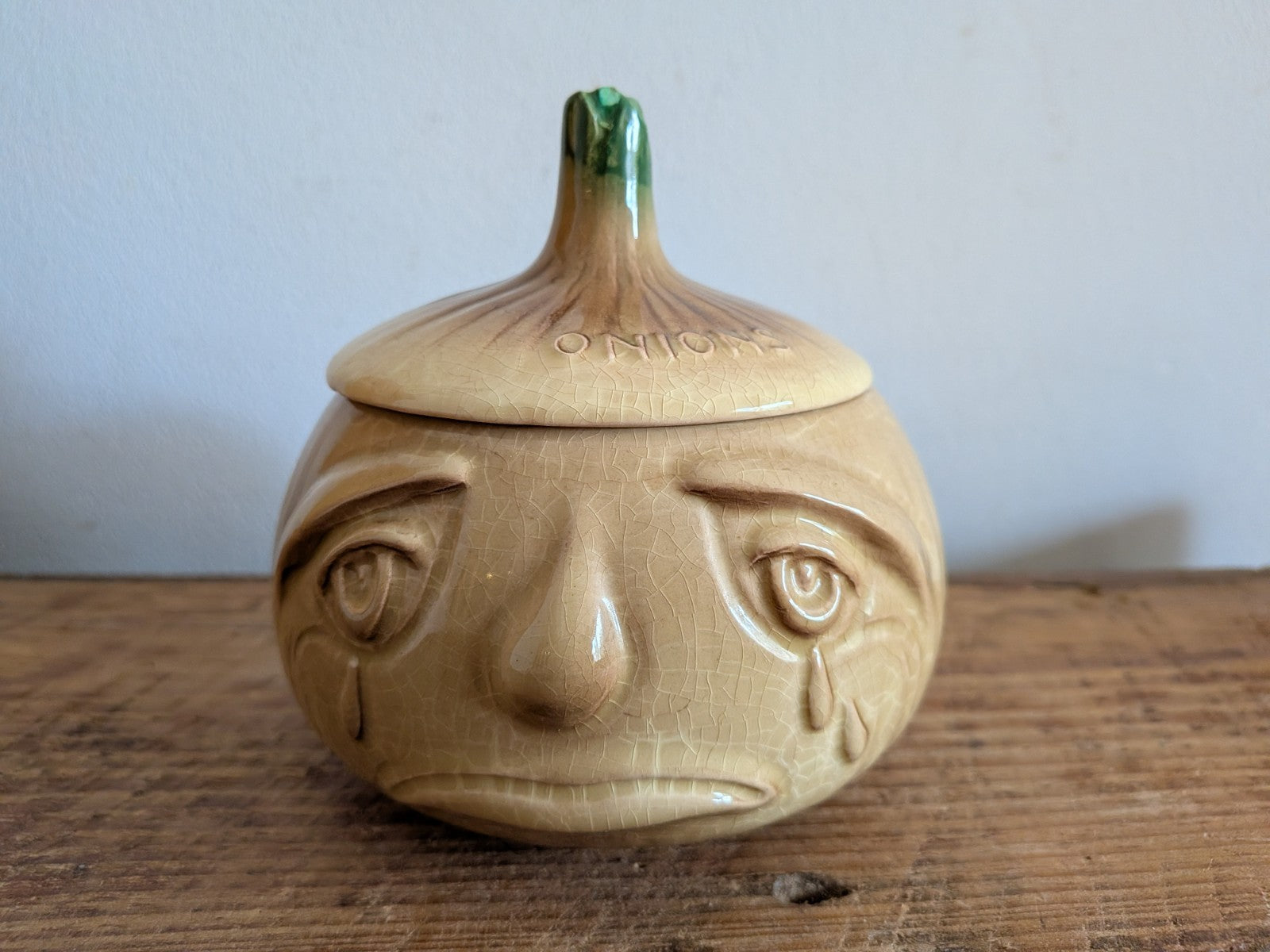 Vintage Crying Onion Pot 4756 Sylvac Lidded Beige Pot Made in England Crazed Old