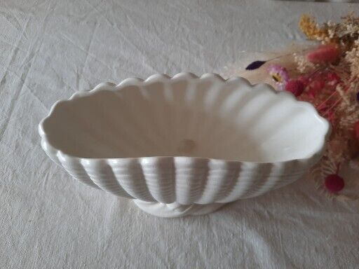 Falcon England Model 513 Shell Patterned Oval Mantle Vase White 1940's Pottery 