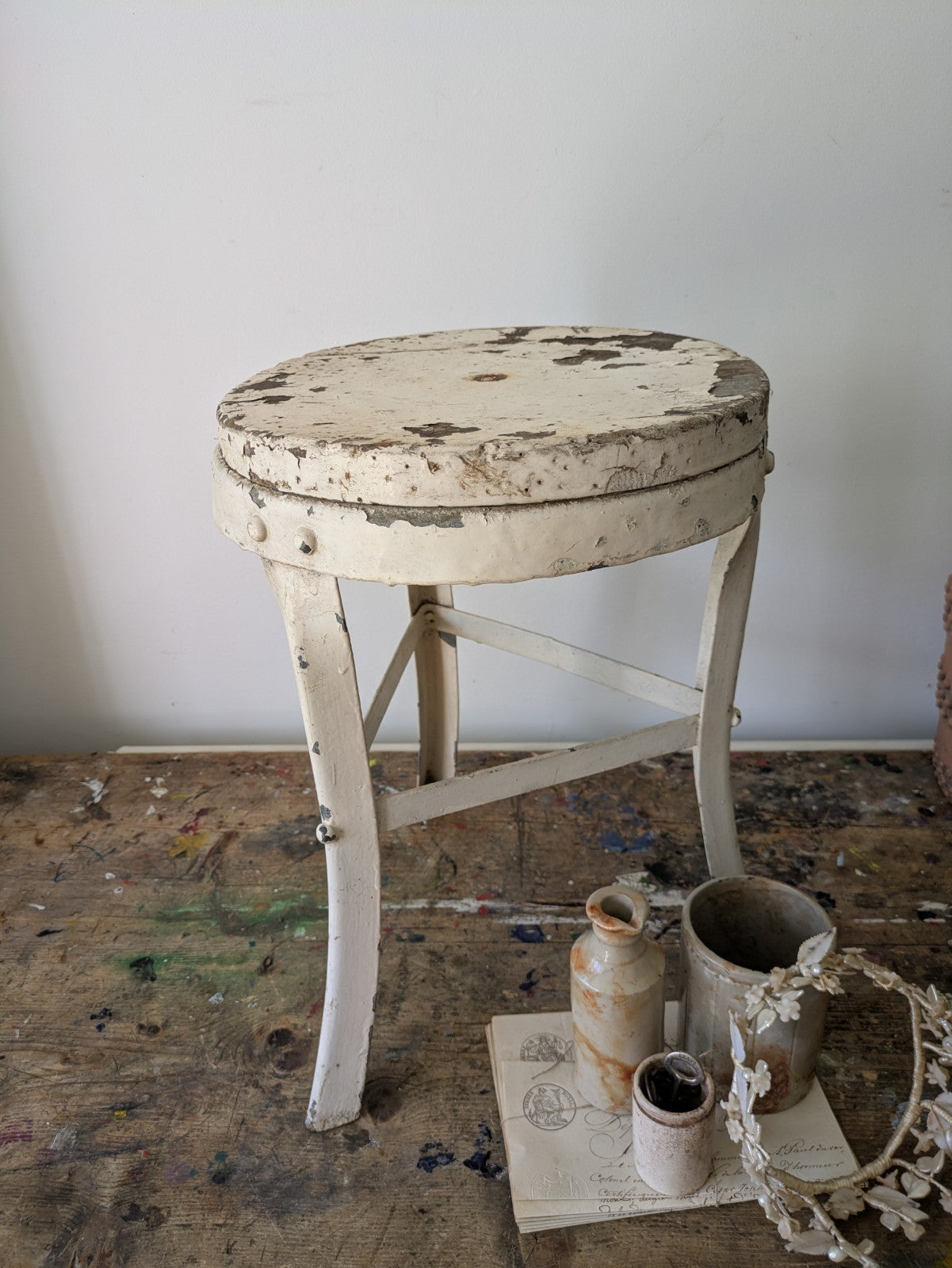 Vintage Metal White Tripod Three Legged Milking Stool Chair Dairy Seat Barn Old