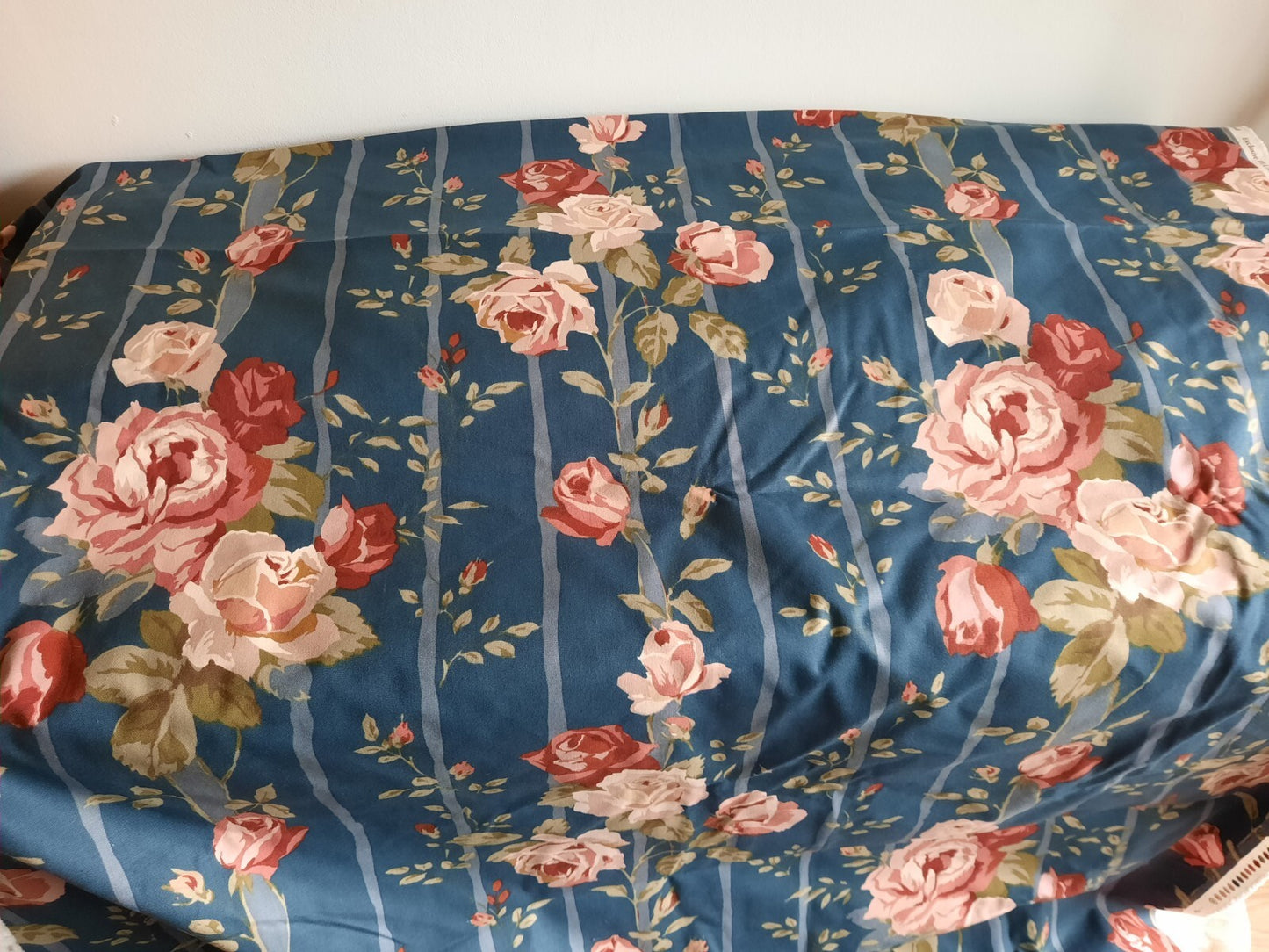 8M Vintage cotton Fabric Roll End Plumpton House “Versailles” 1989 W1.37m rose