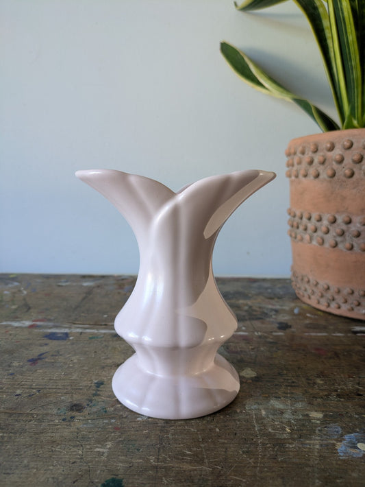 Vintage Diana Australian Pottery Art Deco Pink Vase Fan Leaf 1950s Prop Bud Vase