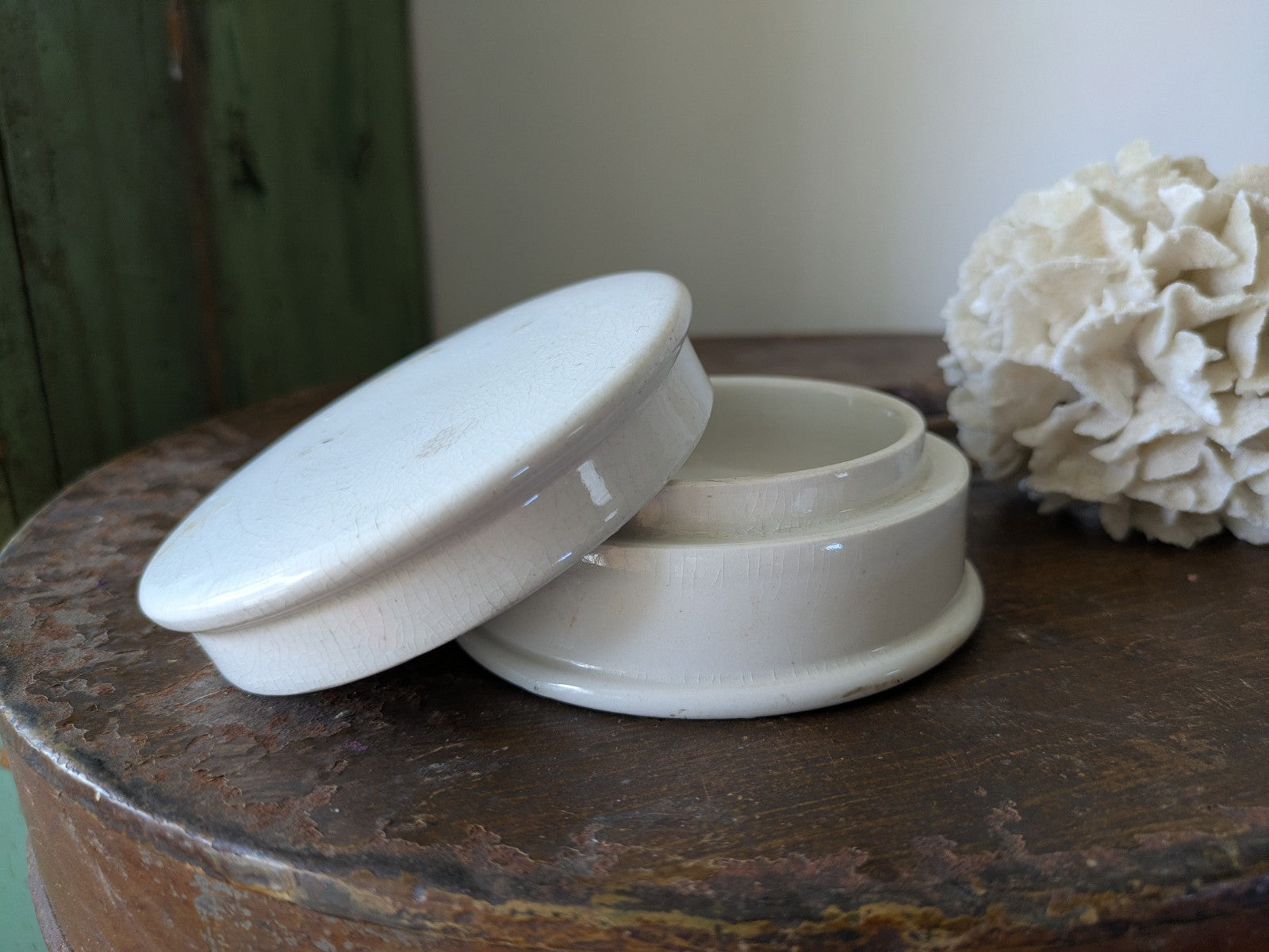 Antique Victorian Ironstone Chemist Apothecary Pot With Lid Plain White Vintage 