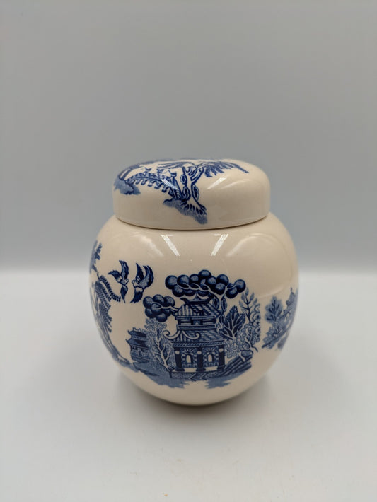 Vintage Willow Pattern Ginger Jar Sadler Blue White 13cm Tall Traditional Pot Vg