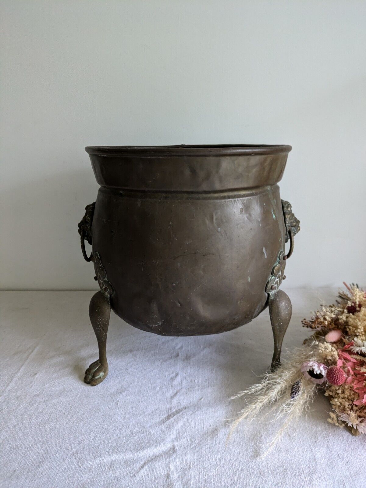 Large Antique Brass Lions Head & Paw Planter Jardiniere Champagne Ice Bucket Leg