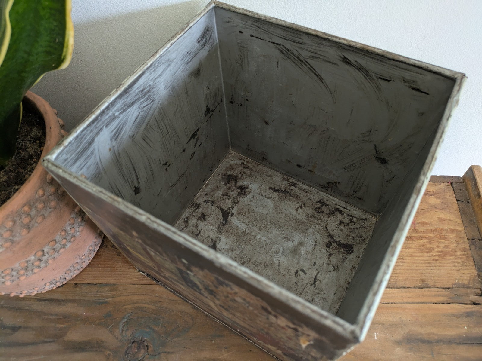 Old M&D Antique Biscuit Tin Box Metal Original Label Advertising Shop Display 
