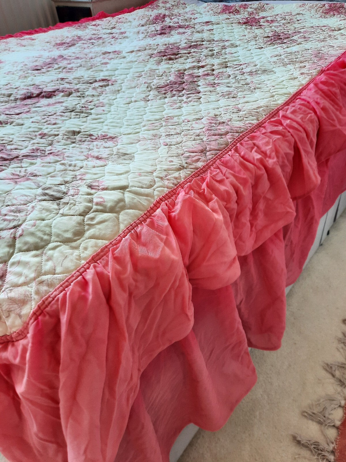 Vintage Retro pink FLORAL Quilted double Bedspread Floral Rose Bedding RARE old