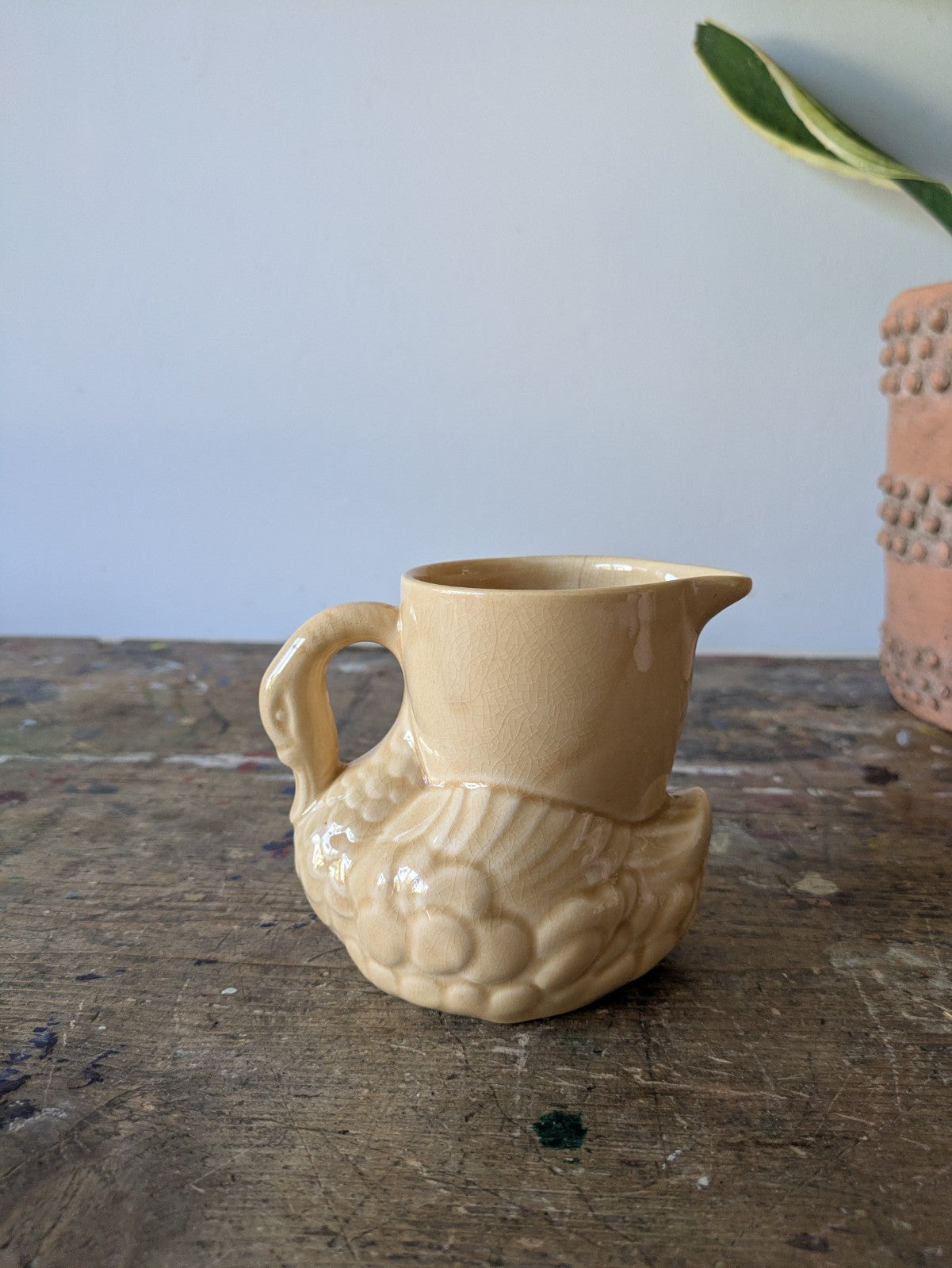 ANTIQUE VINTAGE CREAM JUG SWAN SHAPE CREAM COLOUR CRAZED PROP CREAMER MILK RETRO