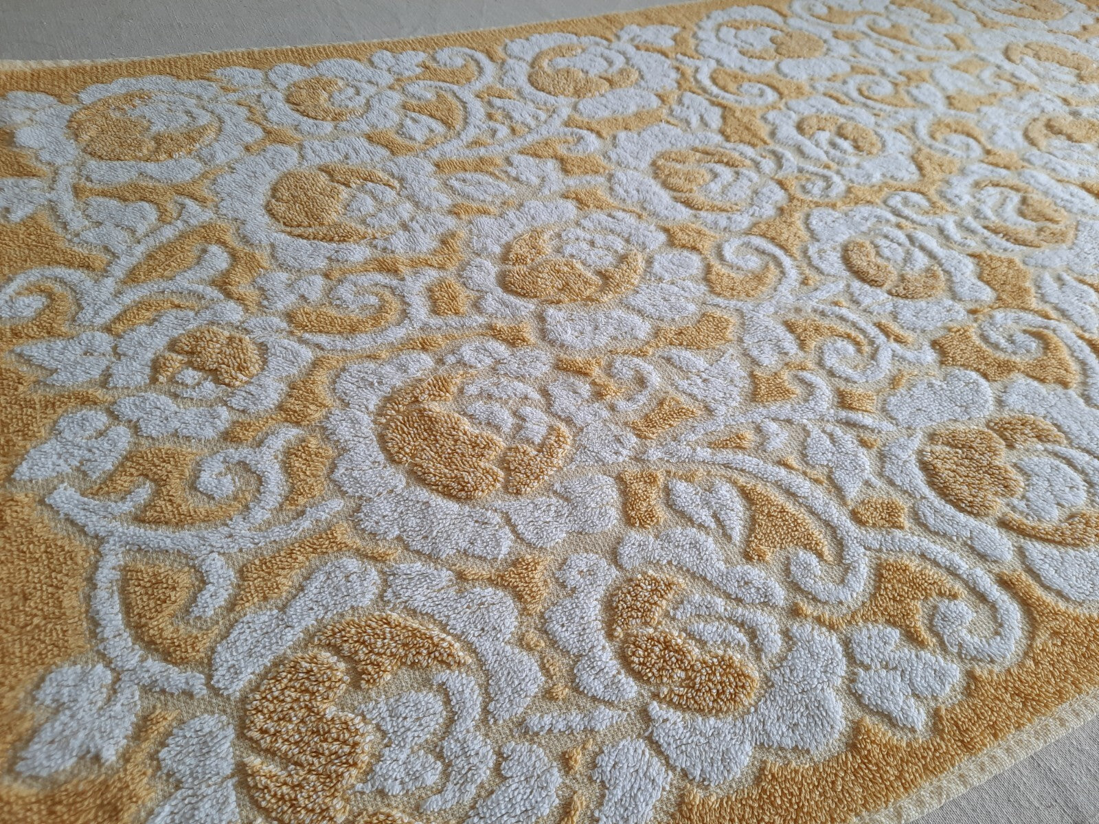 1 Vintage Towel Floral Multi Retro Hand bathroom prop Midcentury Cotton Yellow 