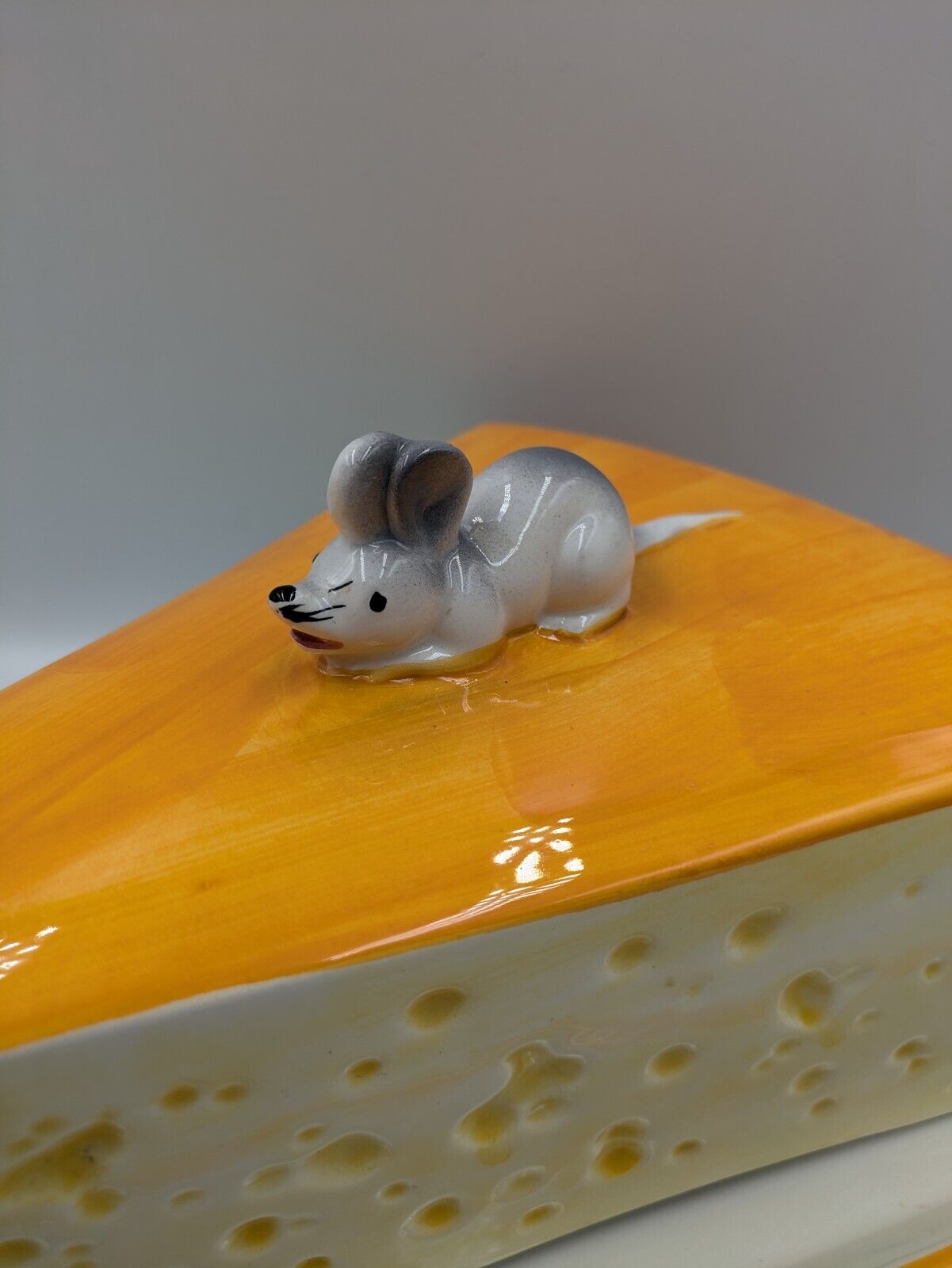 XL Italy Vintage Handmade Porcelain Ceramic Cheese Wedge Mouse Covered Dish Rare