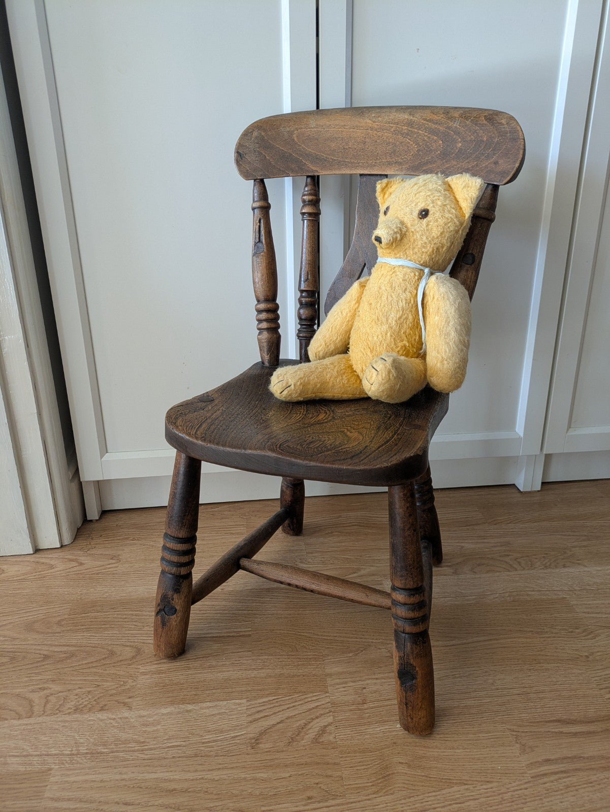 Antique Lyreback Elm childs Arts And Crafts Fiddle Back Chair VTG Original Prop 