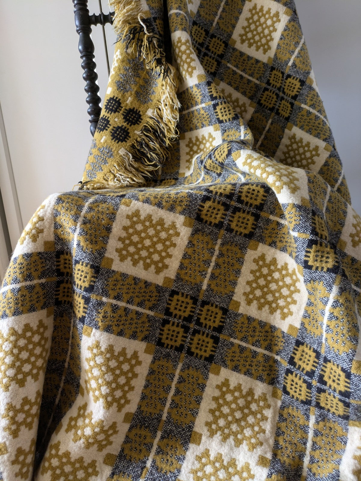 Rare VTG Welsh Wool Blanket Tapestry Yellow Black White Reversible Throw Mustard