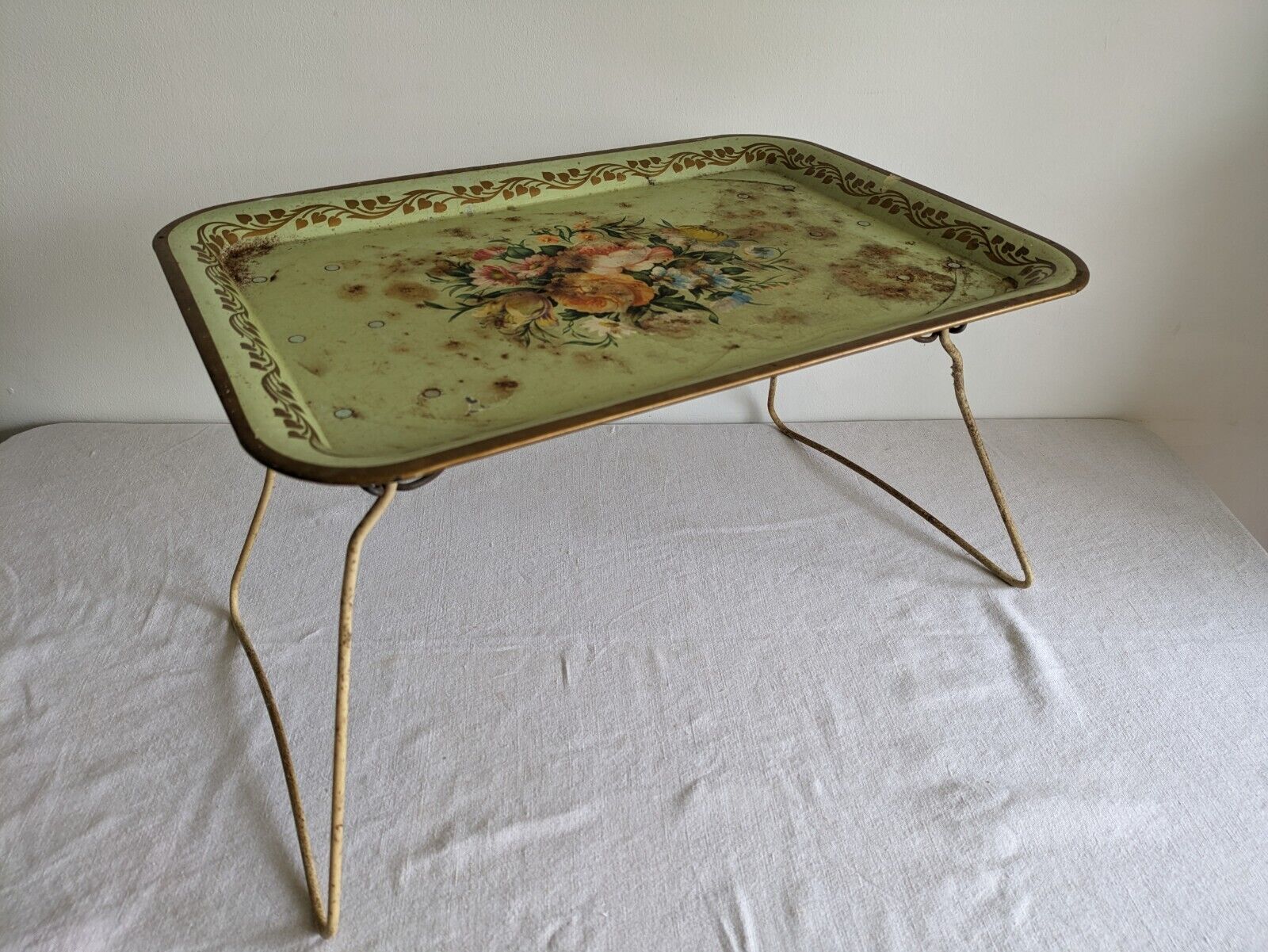 Vintage Retro Folding Lap Tray Breakfast Table Floral WORCESTERWARE Rustic Prop