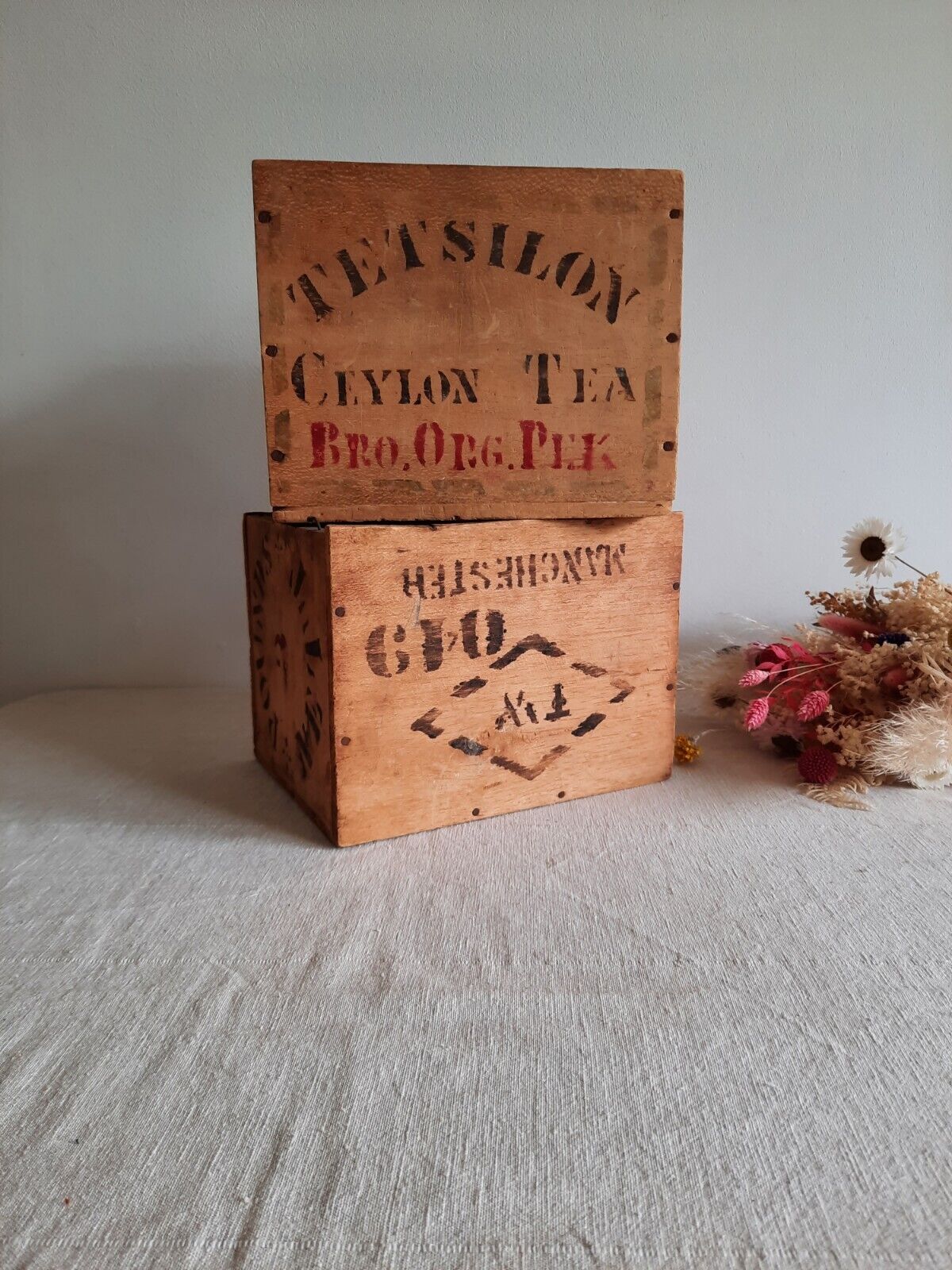 1x Vintage Tetsilon Ceylon Tea small empty open wooden box crate display prop