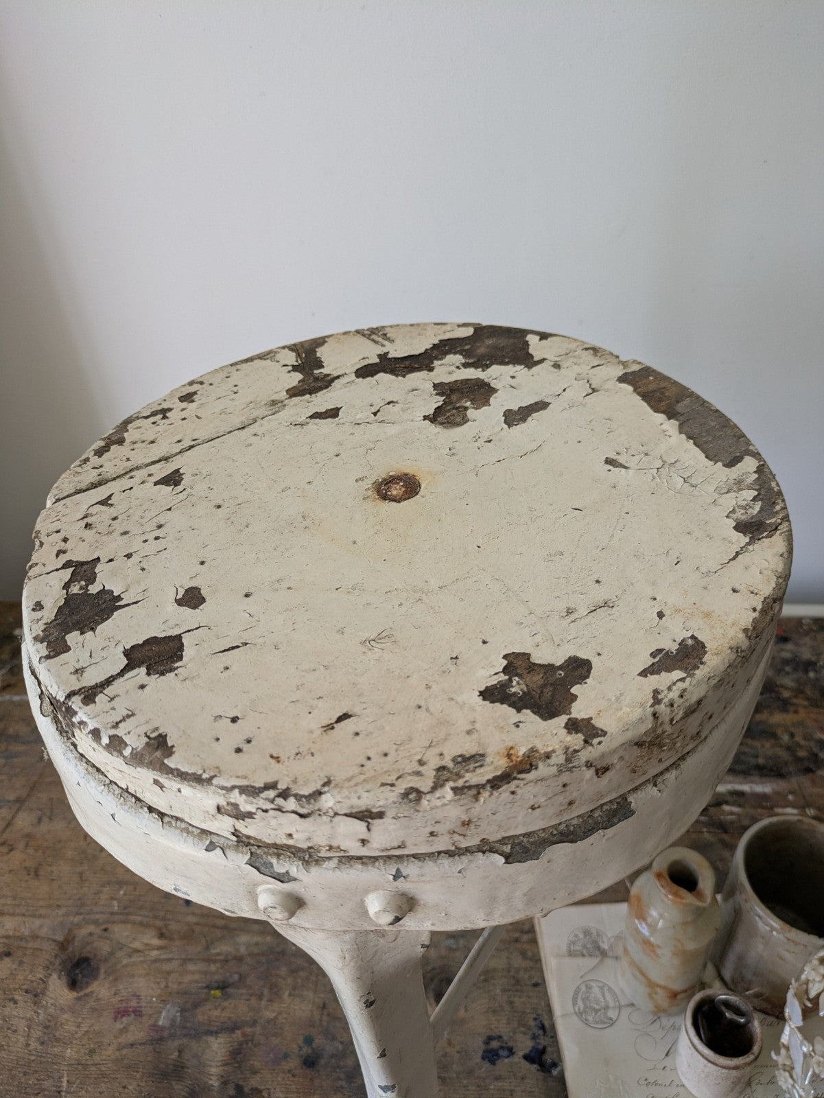 Vintage Metal White Tripod Three Legged Milking Stool Chair Dairy Seat Barn Old