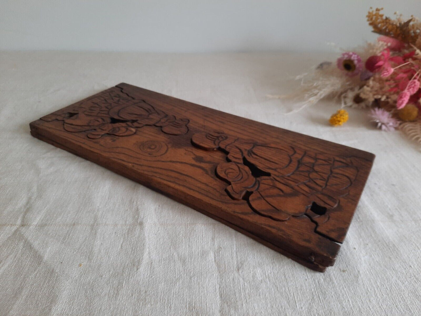 Vintage Wooden 1930s Crinoline Lady Folding Book Rack Case Tabletop Trough Deco