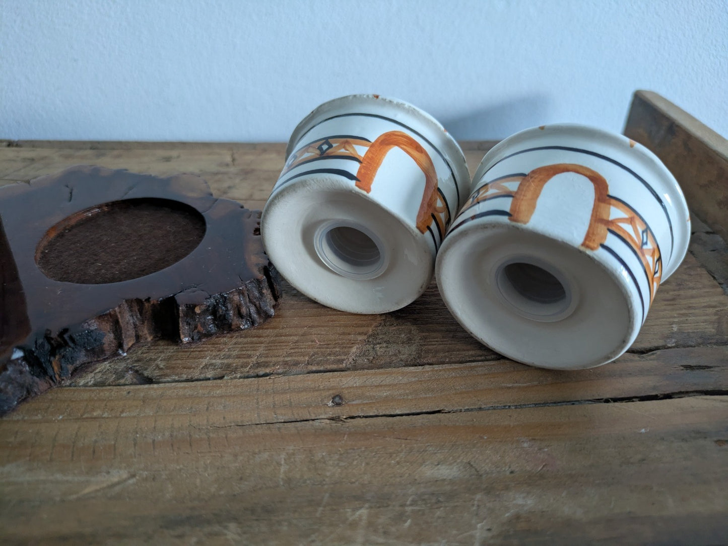Tiki Hut Salt and Pepper Shakers & Wooden Holder Retro Tiki Bar Prop Live Wood