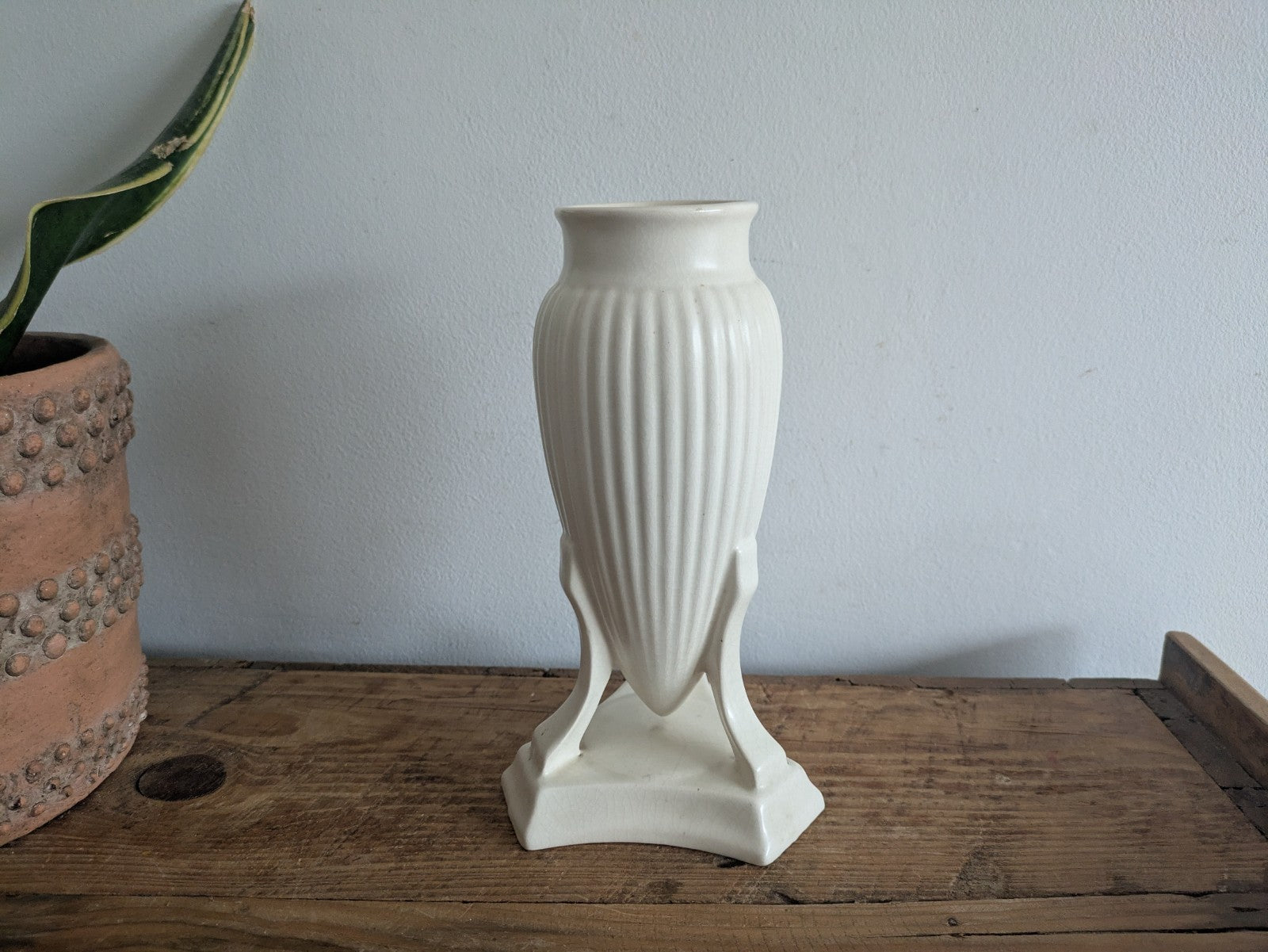 Sylvac Ware Vase Urn Shaped Vial On Pedestal 629 Rare White Mantle Prop Decor 