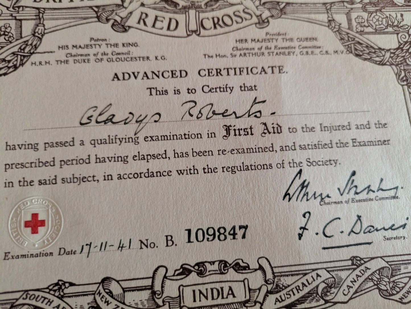 Rare WW11 THE BRITISH RED CROSS First Aid CERTIFICATE-dated 1941 Ephemera Vgc 