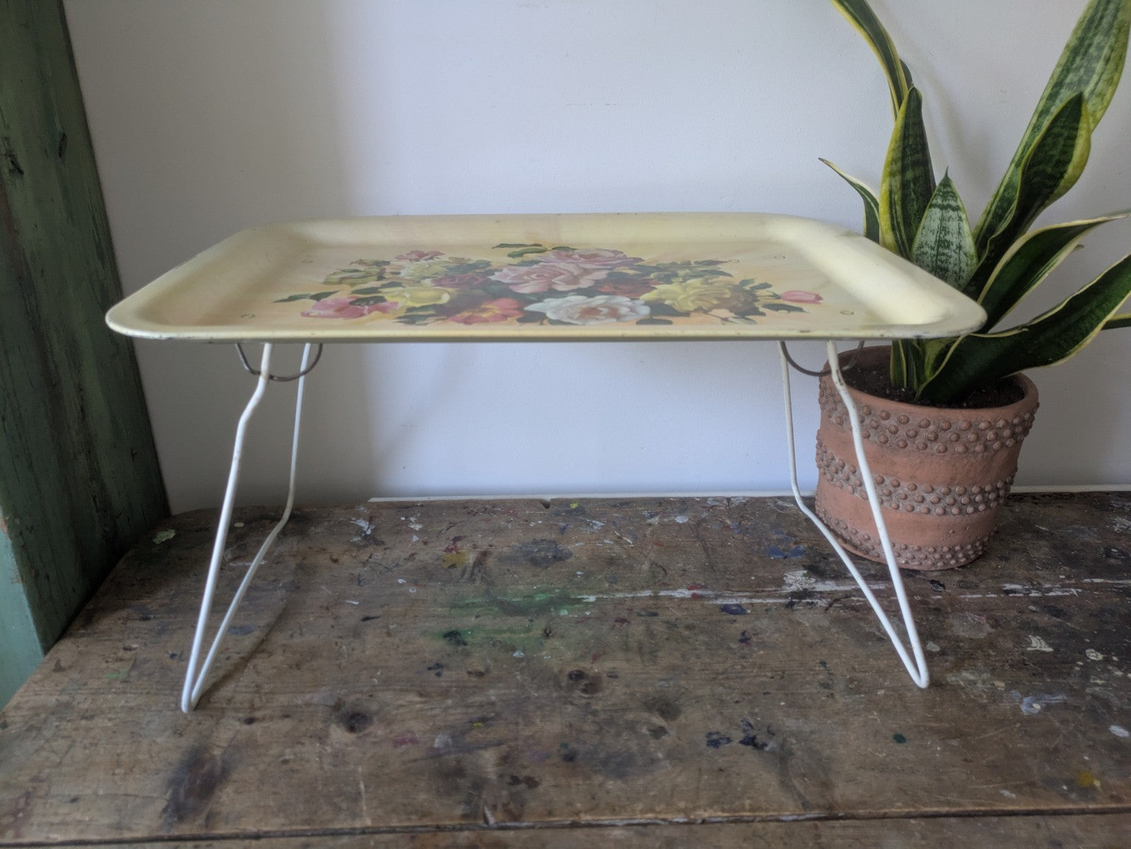 Vintage Retro Folding Lap Tray Breakfast Table Floral Rose Bouquet Prop Film TV 