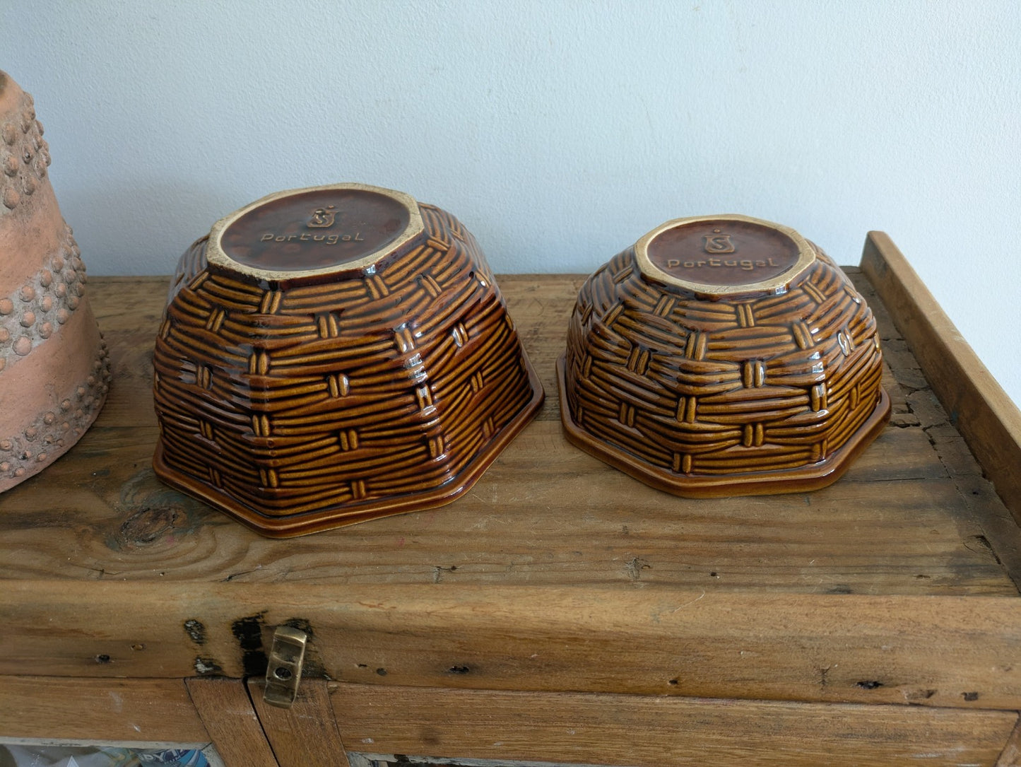2x Caldas De Rainha 40s Brown Basket Weave Mixing Bowls Secla Portugal VTG Pair 