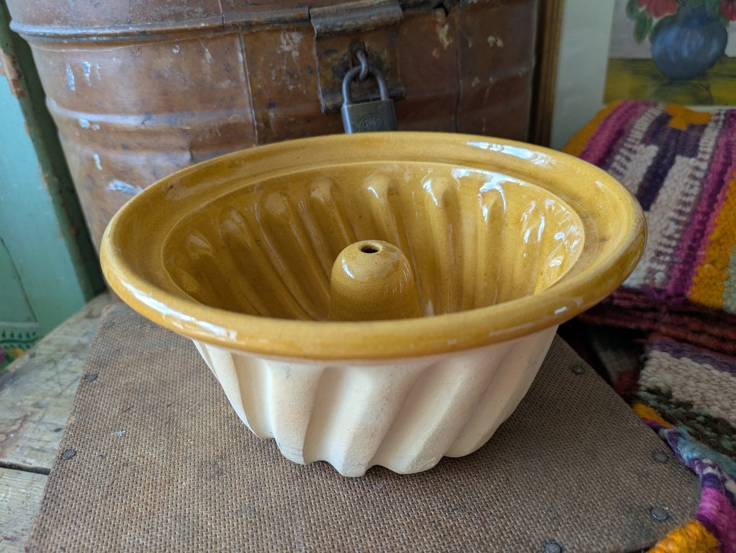 Vintage Ceramic Bundt Cake Mould Retro Yellow Bright Kitchen Prop Baking Old 