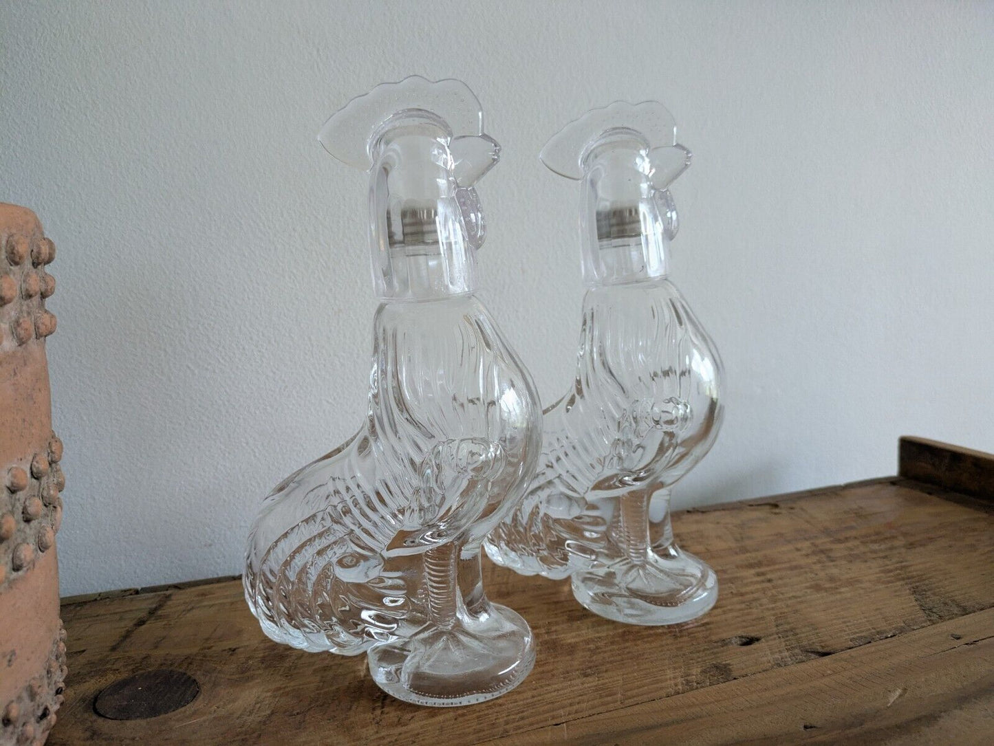 2x Vintage Style Clear Glass Rooster Chicken Decanter Farmhouse Gift Bar Mancave