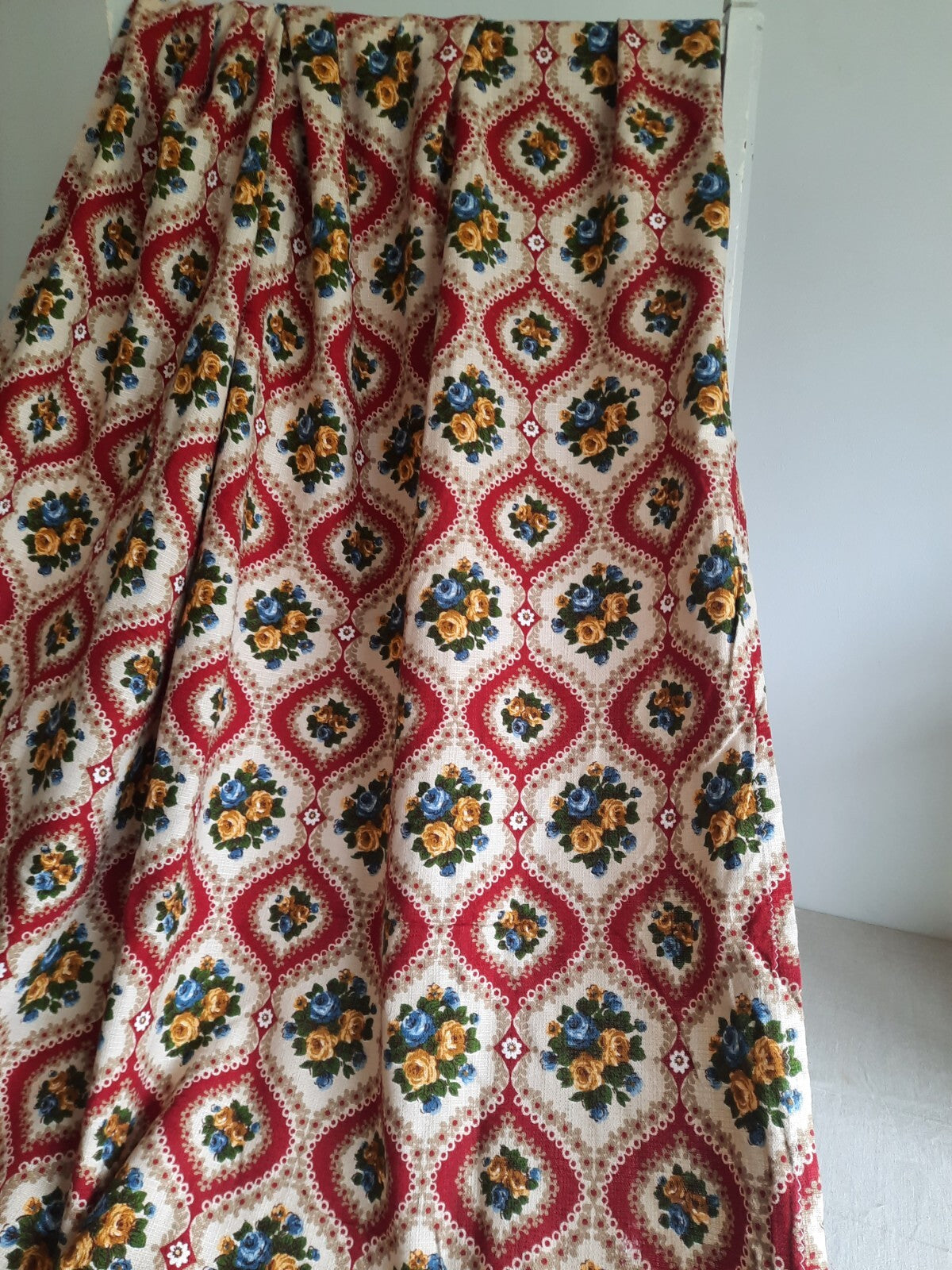 Vntg Barkcloth 50s Fabric Thick 223cmLX 113cmW Retro Rose Floral Red Prop Old 