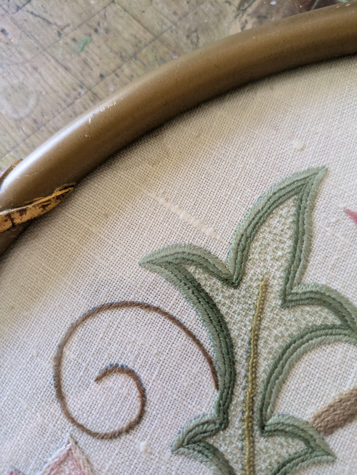 Beautiful Antique Vintage Hand Embroidered Round Framed Picture Tray Gilt Frame