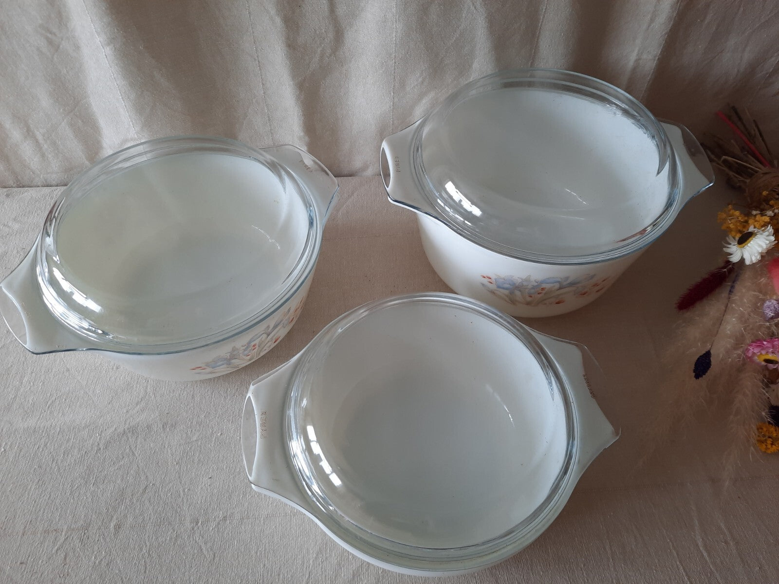 3 Vintage Pyrex Blue Iris Casserole Dishes + Lids Graduated Stacking Set three