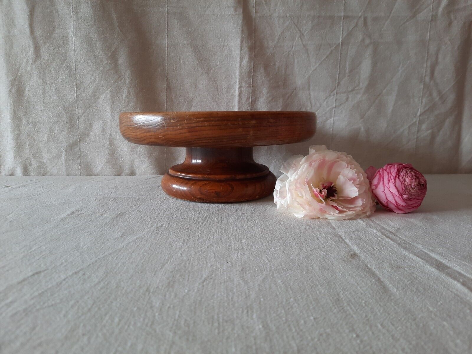 Vintage Hand Turned Elm Wood  Domed Centre Pedestal Fruit / Nut Bowl Antique 