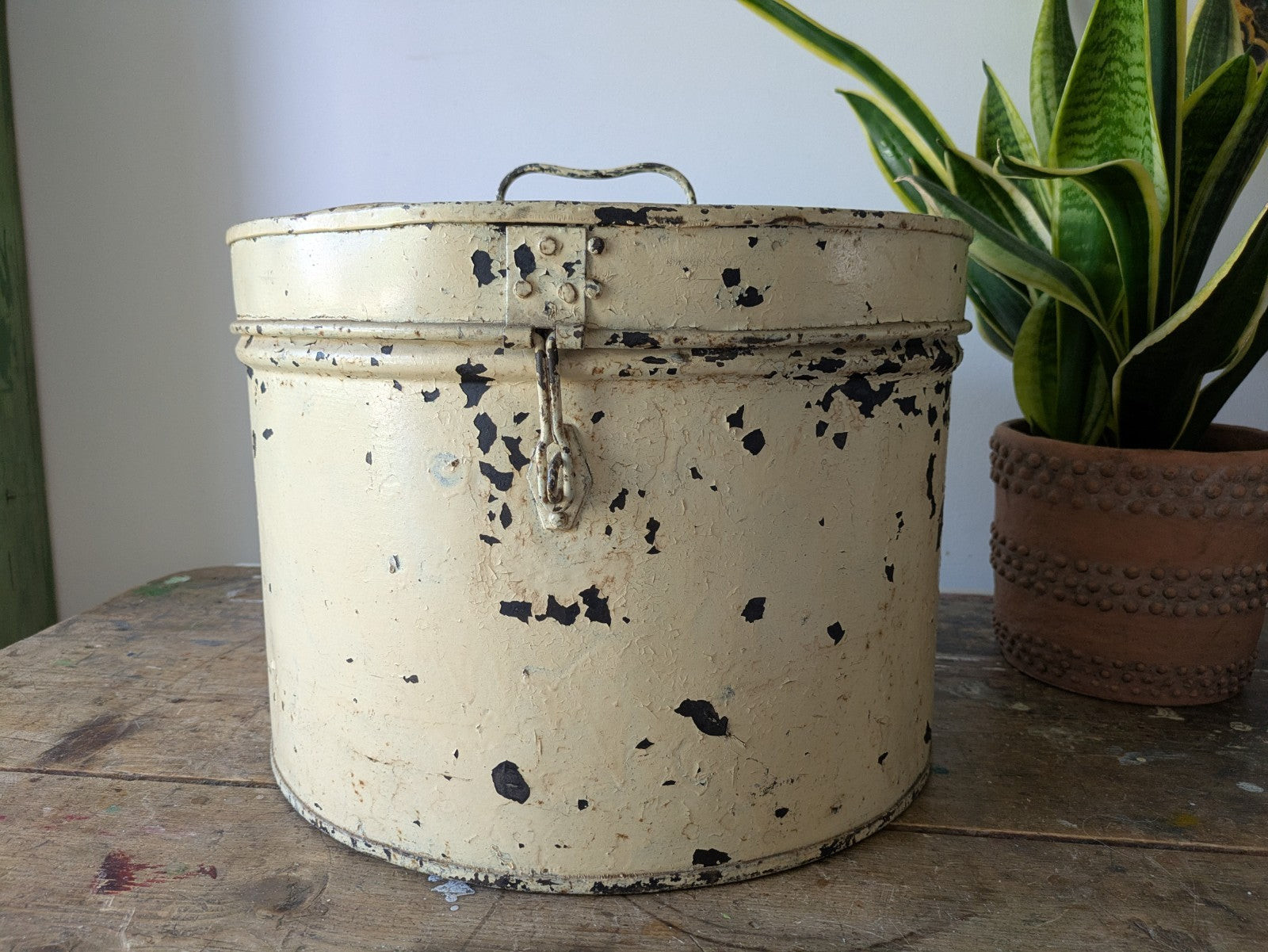 Antique Victorian Painted Metal Hatbox Chippy Shabby Chic Vintage Huge XL Round 