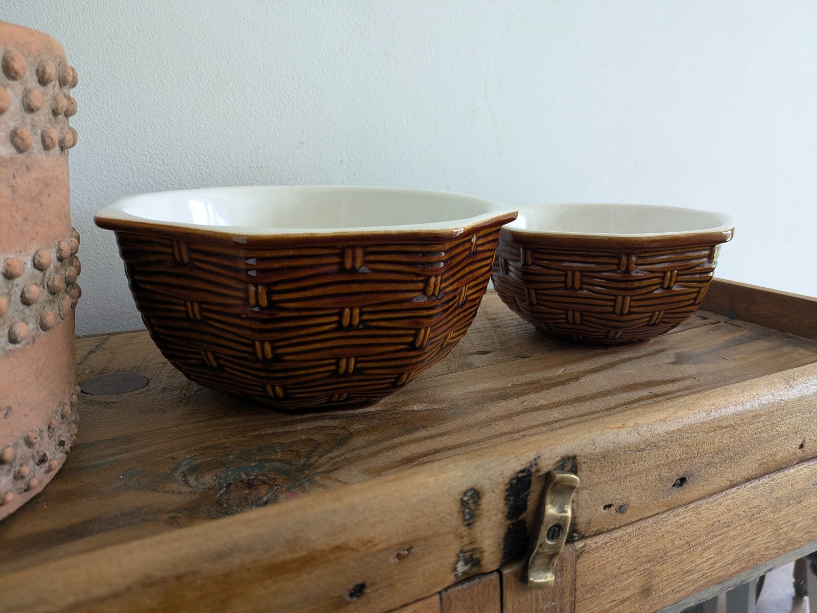 2x Caldas De Rainha 40s Brown Basket Weave Mixing Bowls Secla Portugal VTG Pair 