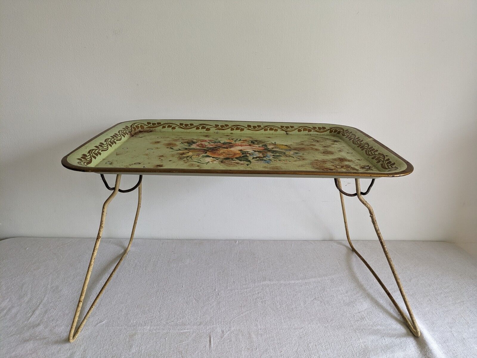 Vintage Retro Folding Lap Tray Breakfast Table Floral WORCESTERWARE Rustic Prop