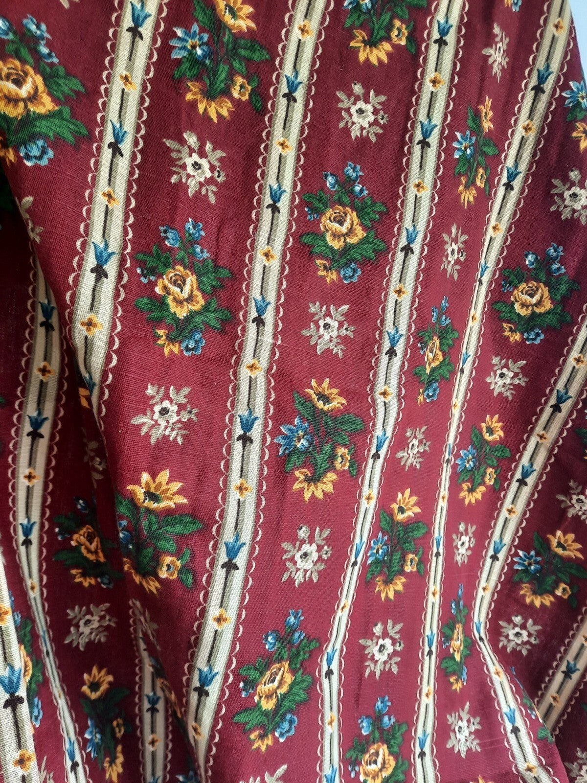 Vntg Heavy Weight Stripe 50s Fabric Thick 118cmLX 182.5cmW Retro Rose Floral Red