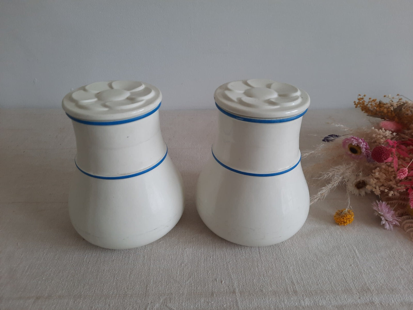 2 70s FRANCE KITCHEN JARS GLASS VERRERIE DU GIER SUNFLOWER DAISY FLOWER WHITE 