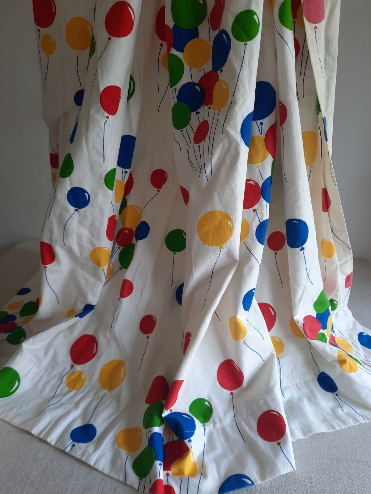 Childs curtains 1980s Balloon Nursery Fabric colourful Kids Bedroom Prop Lined