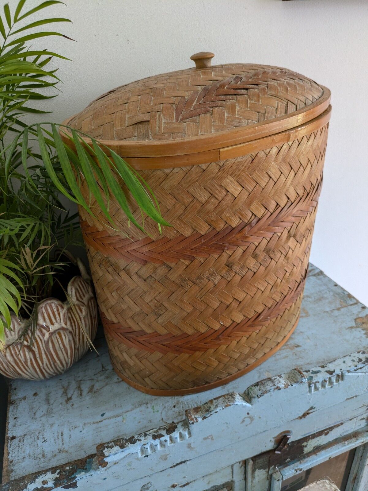 RARE LARGE VINTAGE TIGHT HANDWOVEN WICKER CANE BASKET WITH LID OVAL WOODEN VGC