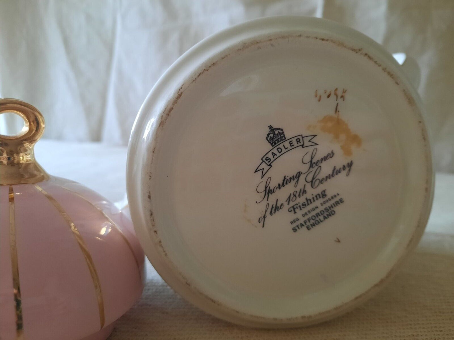 2x Vintage Sadler Sporting Scenes 18th Century Shooting Collectable Tea Pot old
