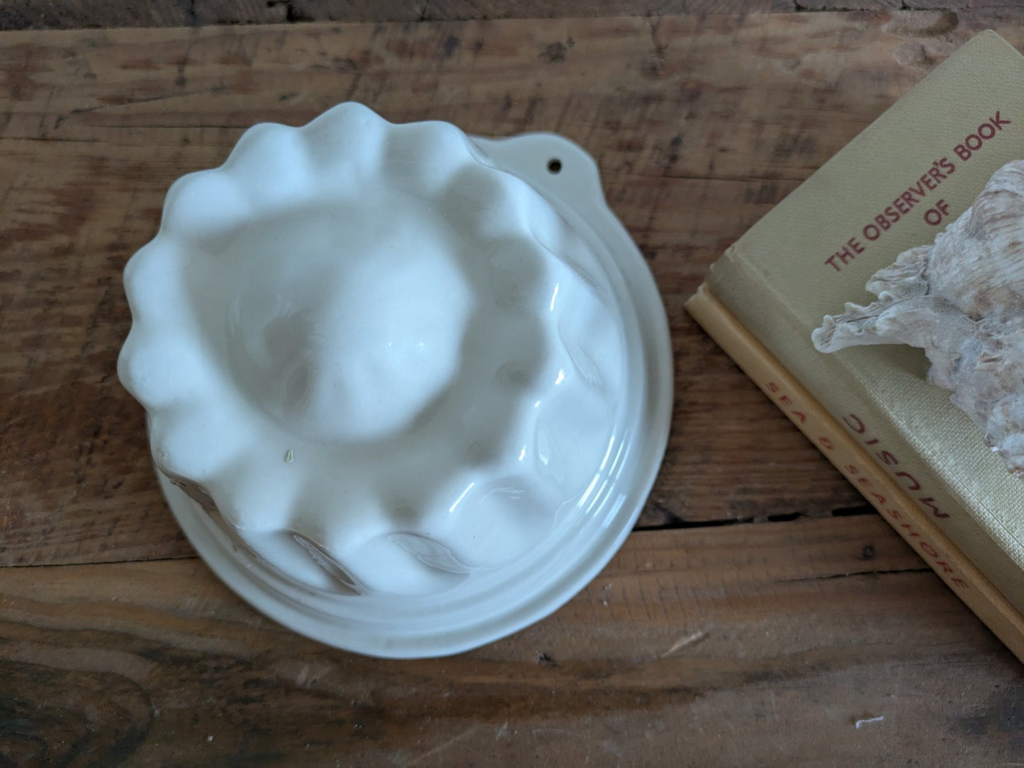 Wall Hanging Antique White Jelly Mould Round Ceramic Motif Vintage Circular Vgc