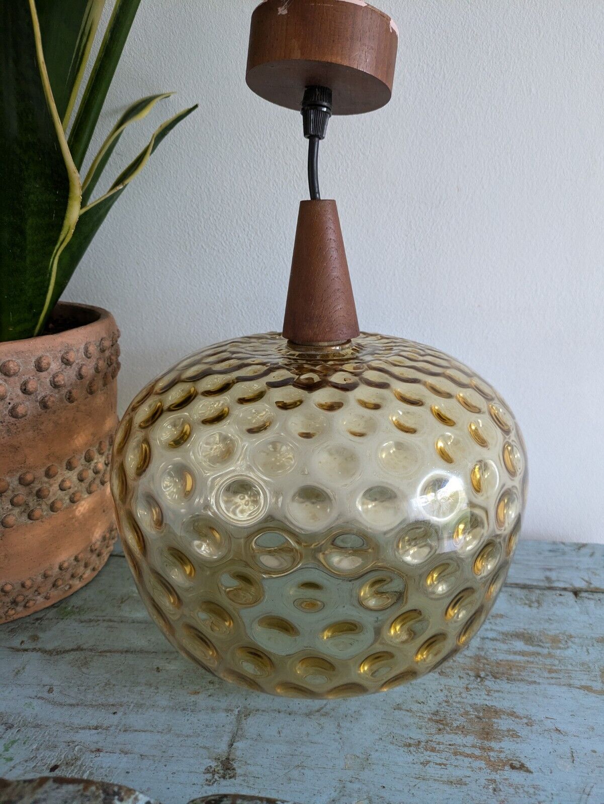 VTG AMBER GLASS CEILING PENDANT LIGHT SHADE HONEY COMB TEAK GLOBE MID CENTURY VG