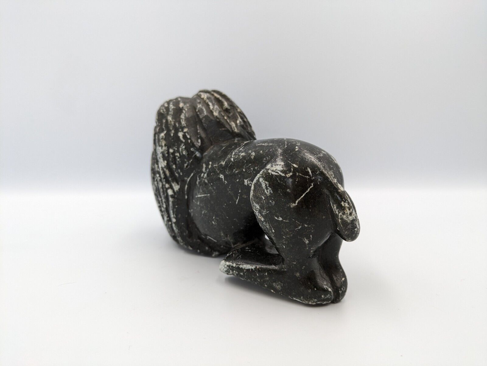 Carved Laying Down Lion Black Heavy Stone Figurine Statue Desk Paperweight Vtg
