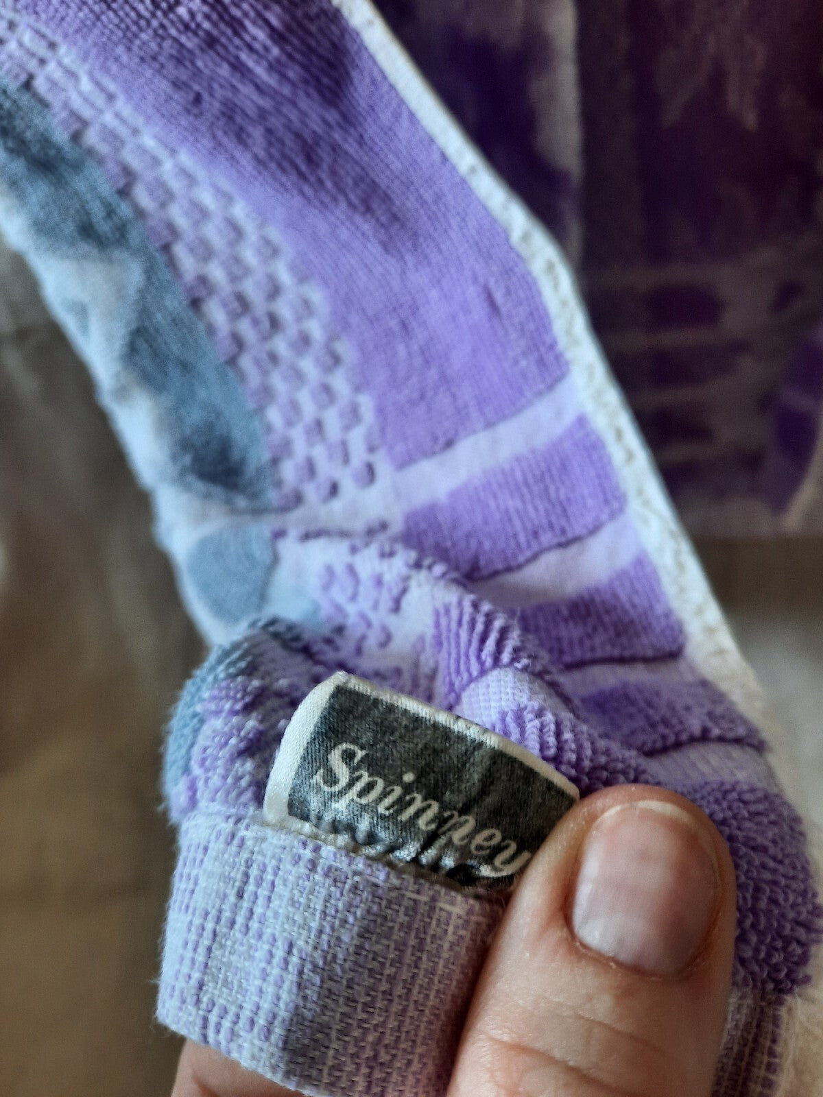 1 Vintage Towel Patterned Purple Retro Bath bathroom original prop old Spinney